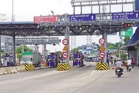 Trạm thu phí Dự án BOT mở rộng, nâng cấp Quốc lộ 14 qua tỉnh Đắk Lắk. Ảnh: A.M