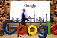 Trước đó, Google bị xử phạt 267 triệu USD vì lạm dụng "vị thế thống lĩnh" quảng cáo trực tuyến. Ảnh: AFP