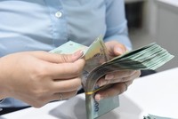 Các công ty bảo hiểm đều nghiêm cấm đại lý ứng phí thay cho khách hàng. Ảnh: Dũng Minh
