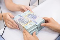 Đại dịch Covid-19 làm gián đoạn nhiều hoạt động sản xuất - kinh doanh nên nhu cầu tín dụng giảm. Ảnh: Dũng Minh