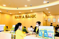 Khách hàng giao dịch tại Nam A Bank Thừa Thiên Huế