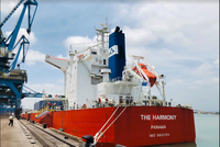 Tàu Harmony Hòa Phát hoàn thành chuyến đầu tiên, chở 80.000 tấn than cập cảng Dung Quất