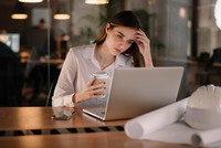 Thị trường tài chính 24h: Chứng khoán quay đầu lao dốc
