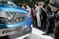 Doanh nghiệp ô tô tìm kế len chân vào thị trường hẹp