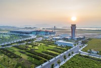 Cảng hàng không quốc tế Vân Đồn – Sân bay quốc tế đầu tiên do tư nhân xây dựng.