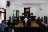 Quang cảnh phiên tòa.