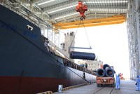 Nhà đầu tư nước ngoài mạnh tay bán ra HPG, mua vào KDC