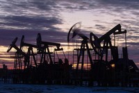 Chuyên gia năng lượng nêu hai lý do giá dầu giảm mặc dù thị trường năng lượng vẫn thắt chặt