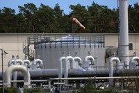 Đồng euro chạm mức thấp nhất trong hai thập kỷ do giá khí đốt tăng cao