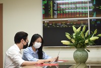 Ứng phó với “nóng - lạnh” thị trường