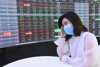 Cẩn trọng khi hàng đầu cơ tăng quá đà