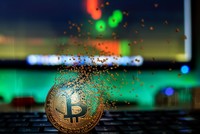 Giá Bitcoin hôm nay ngày 12/5: Bitcoin rơi xuống vùng thấp nhất kể từ 2020, đồng LUNA trong top 10 "bốc hơi" gần 99% giá trị