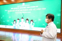 Dettol đã dựng 15 trạm diệt khuẩn tay phục vụ nhân viên y tế, bệnh nhân và thân nhân