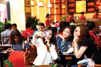 Với dân số có tỷ lệ ứng dụng công nghệ số ở mức cao, các loại hình dịch vụ ngân hàng mới đã được ứng dụng rất nhanh tại Việt Nam.