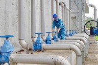 Sản xuất, cung cấp nước sạch là ngành mà Nhà nước vẫn giữ trên 50% vốn khi chuyển đơn vị sự nghiệp sang công ty cổ phần