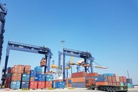 Triển vọng lợi nhuận ngành cảng biển tích cực, song nhà đầu tư vẫn nên thận trọng với cổ phiếu.
