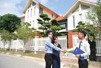 Nhiều ngân hàng vẫn rộng cửa cho vay bất động sản, nhất là đối với tín dụng cá nhân mua nhà để ở.