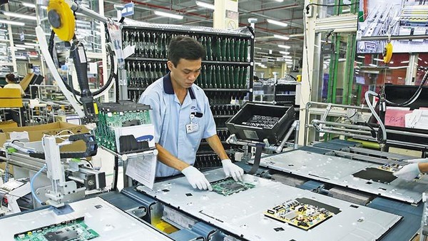 Sản xuất chip đòi hỏi kỹ thuật rất cao và vốn đầu tư rất lớn. Trong ảnh: sản xuất chip tại nhà máy của Samsung tại Việt Nam
