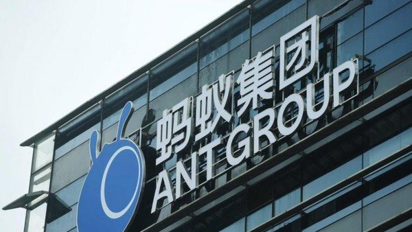 Hello là nền tảng dịch vụ gọi xe do Tập đoàn Ant Group của tỷ phú Jack Ma hậu thuẫn. Ảnh: AFP