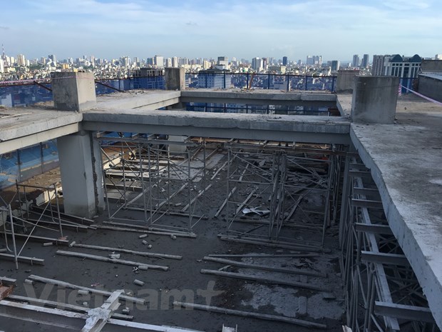Hà Nội: Hoàn thành phá dỡ tầng 18 của tòa nhà 8B Lê Trực