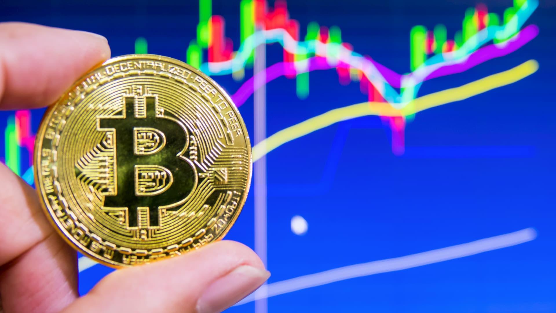 Giá Bitcoin hôm nay ngày 7/1: Bitcoin tiếp tục lập kỷ lục giá mới trên
