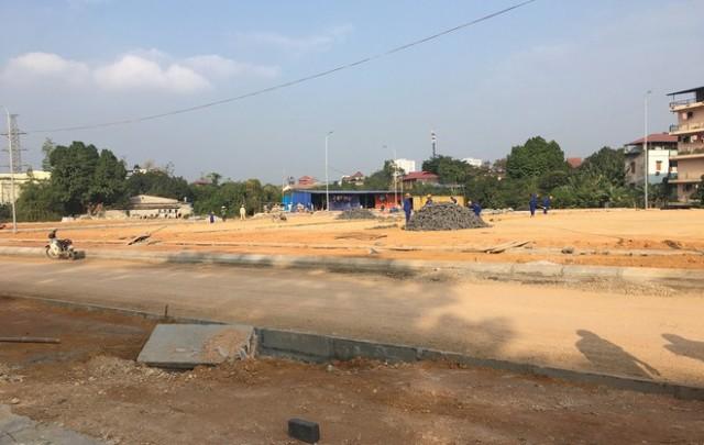 Đất nền liệu có “thoái vị”