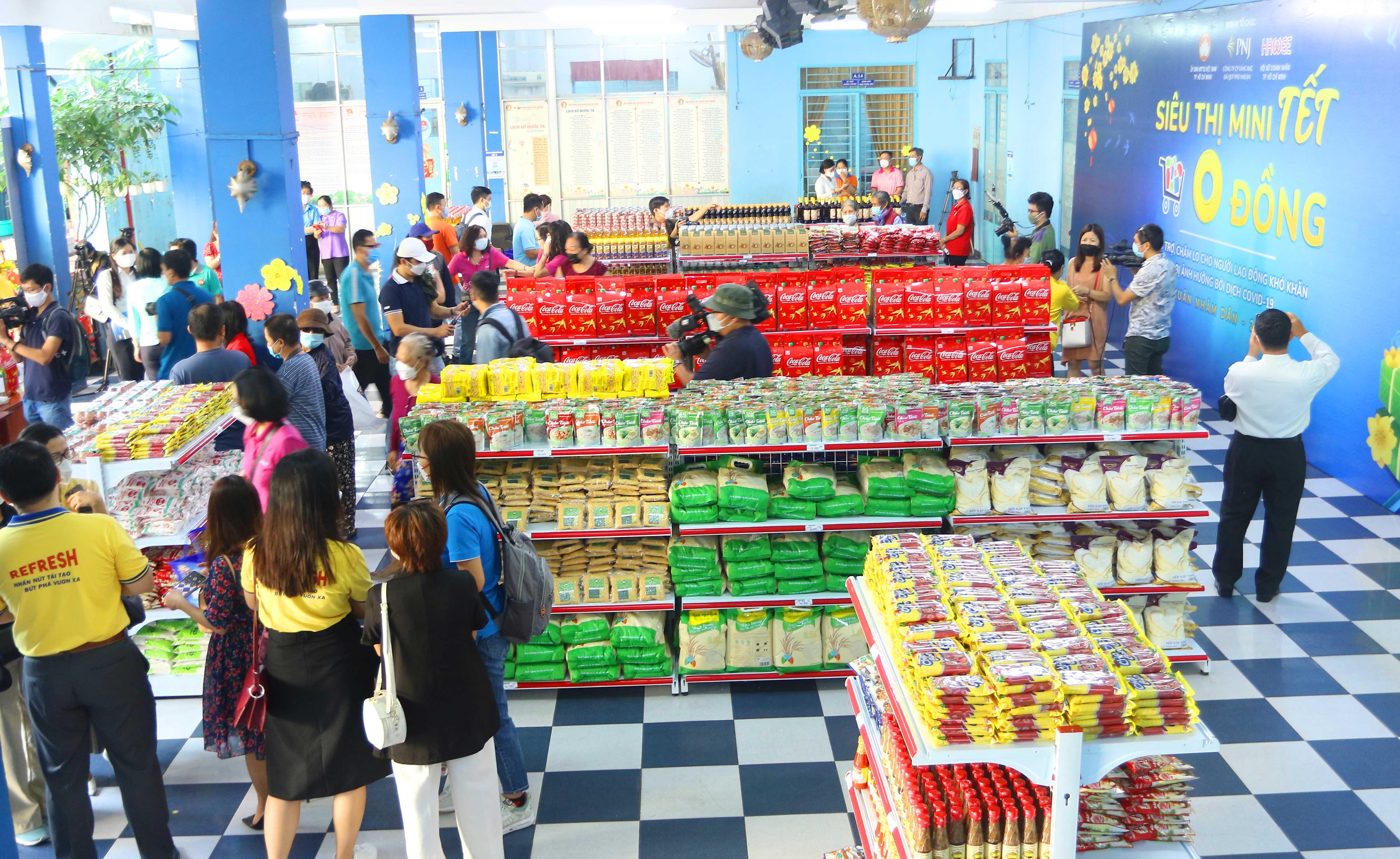 PNJ mở chuỗi siêu thị Tết 0 đồng hỗ trợ người lao động có hoàn cảnh khó khăn đón Xuân 2022