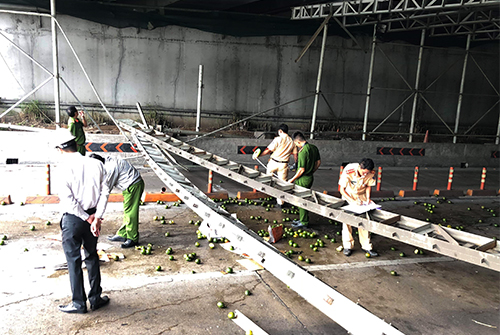 Giao thông Sài Gòn rối loạn do sự cố trước hầm Thủ Thiêm