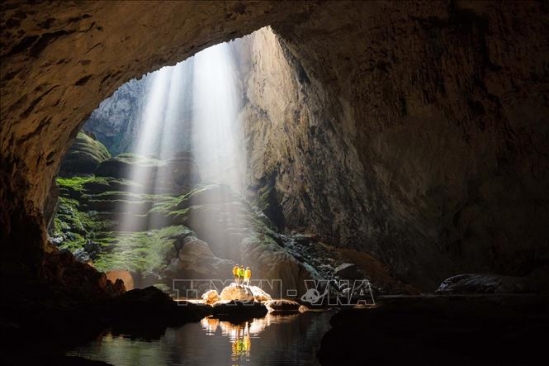 Hang Sơn Đoòng - một trong 11 địa điểm du lịch tuyệt vời nhất thế giới
