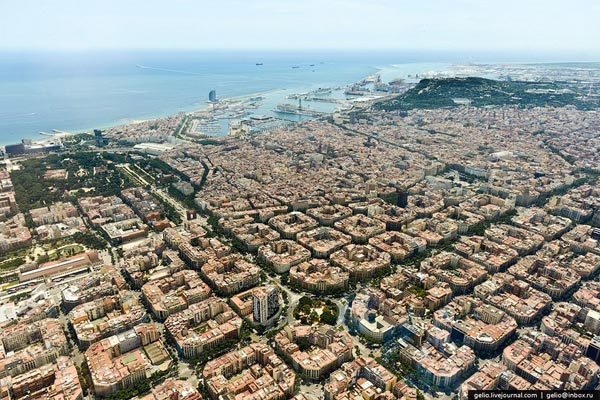 Vẻ đẹp lạ của kiến trúc Địa Trung Hải khi nhìn từ trên cao!