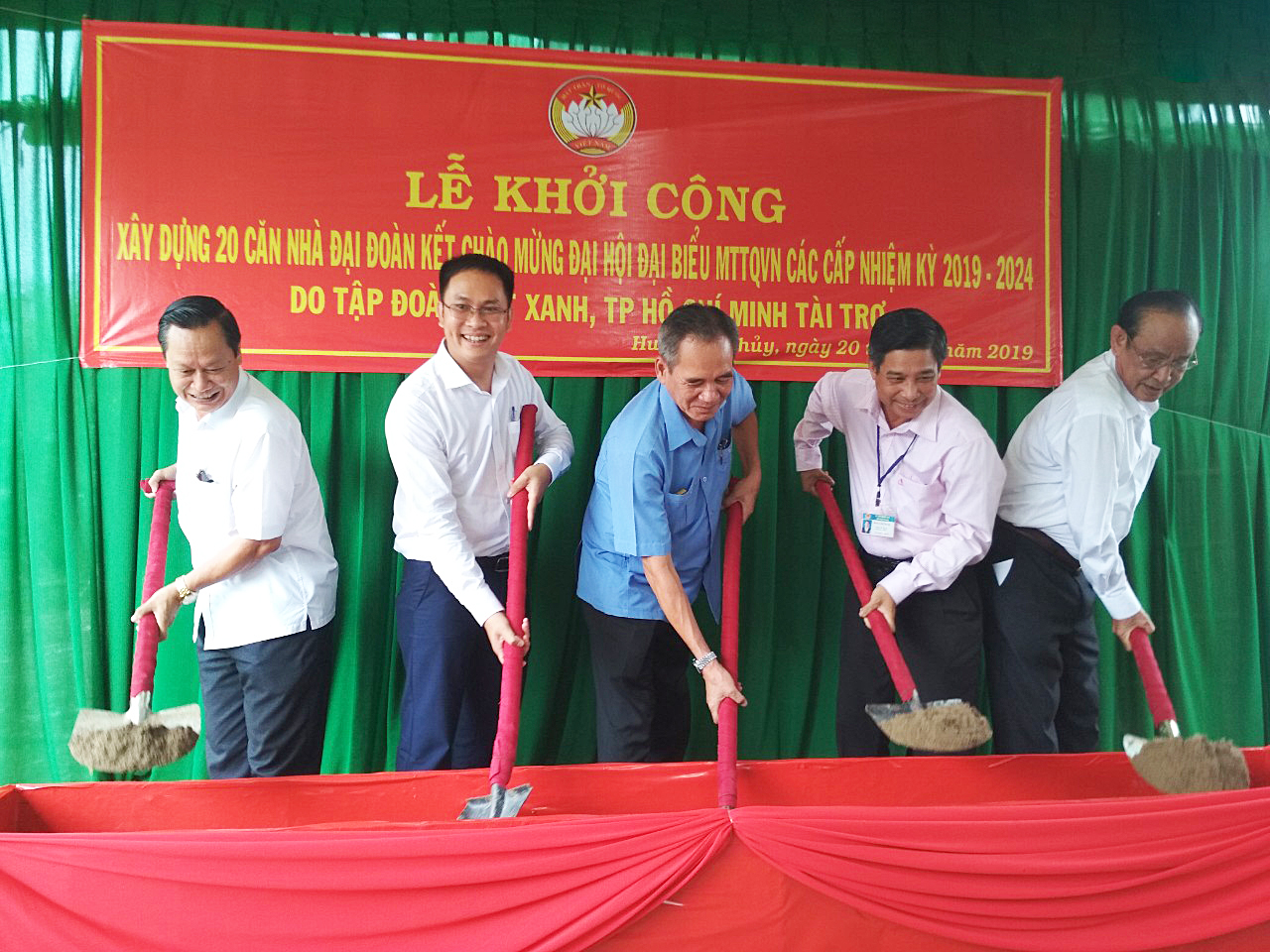 Tập đoàn Đất Xanh tài trợ 1 tỷ đồng xây dựng nhà đại đoàn kết tỉnh Hậu Giang