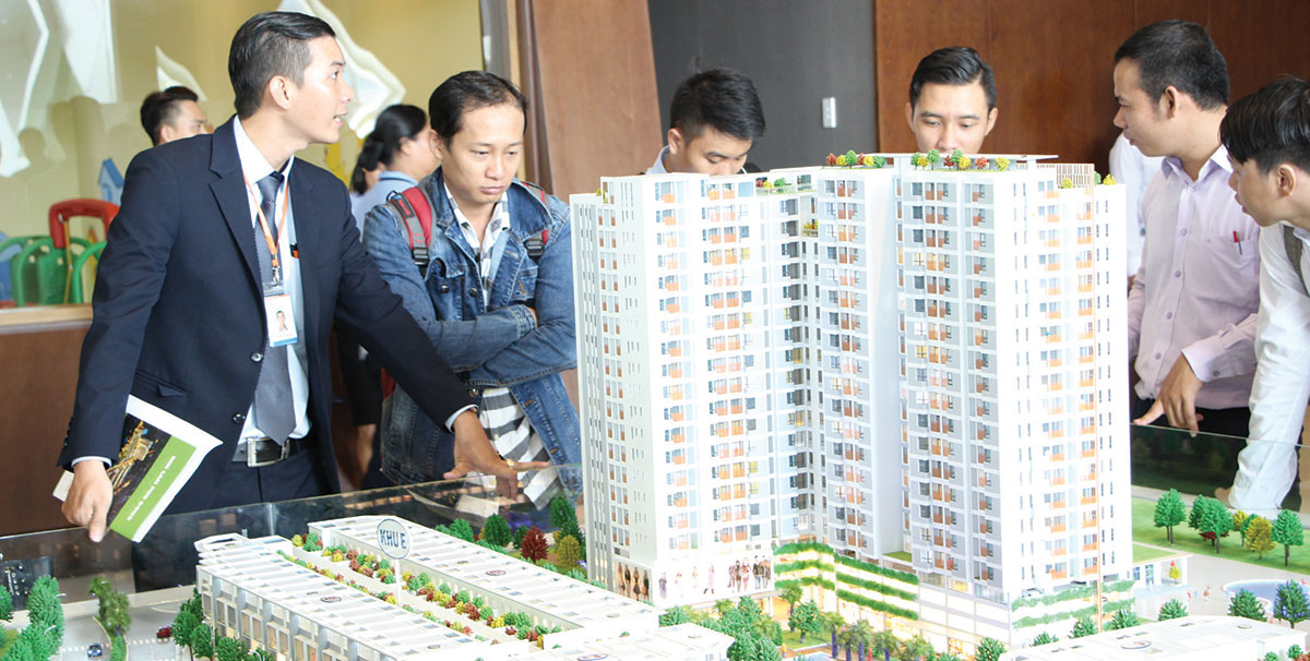 Thị trường bất động sản TP.HCM vắng bóng nhà giá rẻ