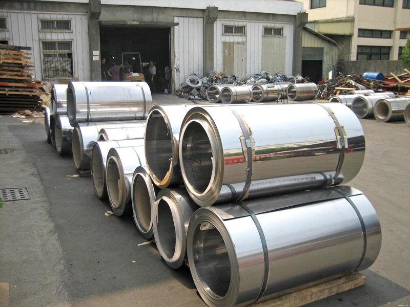 Hiệp hội Thép Việt Nam cảnh báo dự án chạy quanh xin phép