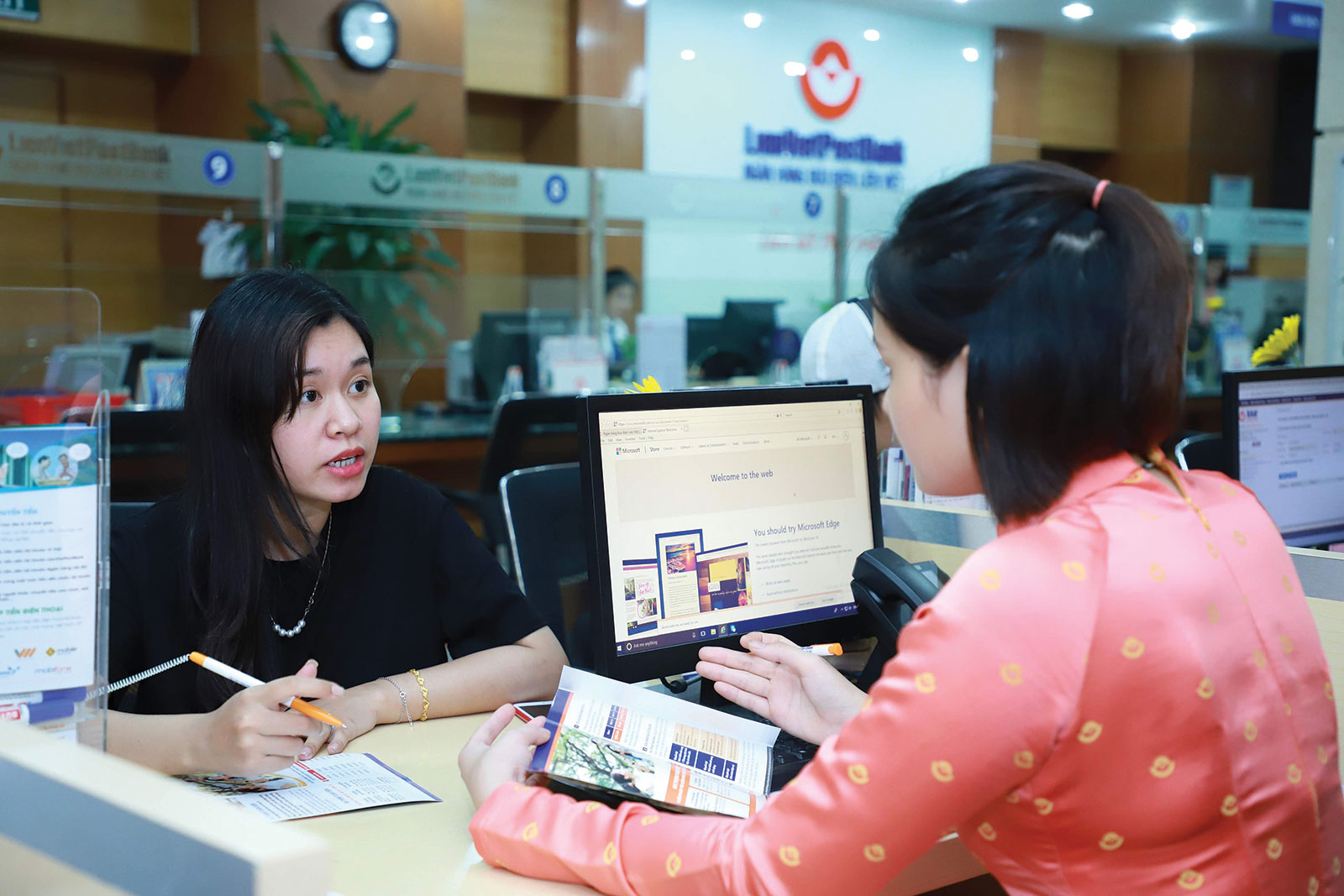 Vay mua nhà: Cửa nhà băng mở, nhưng khó vào