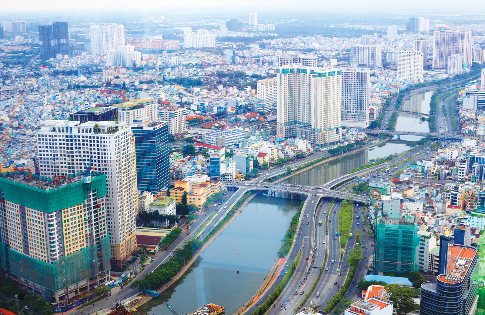Bất động sản có nhiều điểm tựa để sớm trở lại