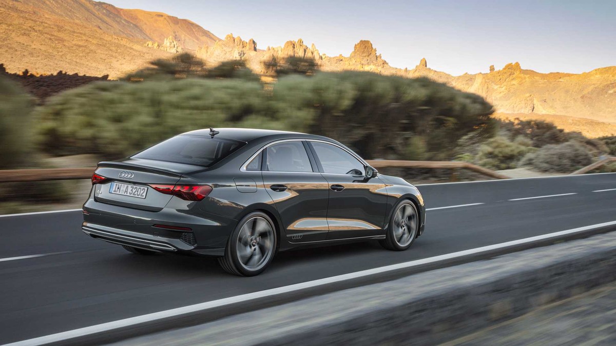 Audi A3 sedan 2021: Thiết kế hầm hố với công nghệ hiện đại hơn ảnh 1