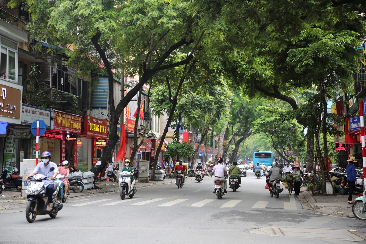 Hàng vàng vắng vẻ ngày giá vàng đảo chiều liên tục ảnh 1