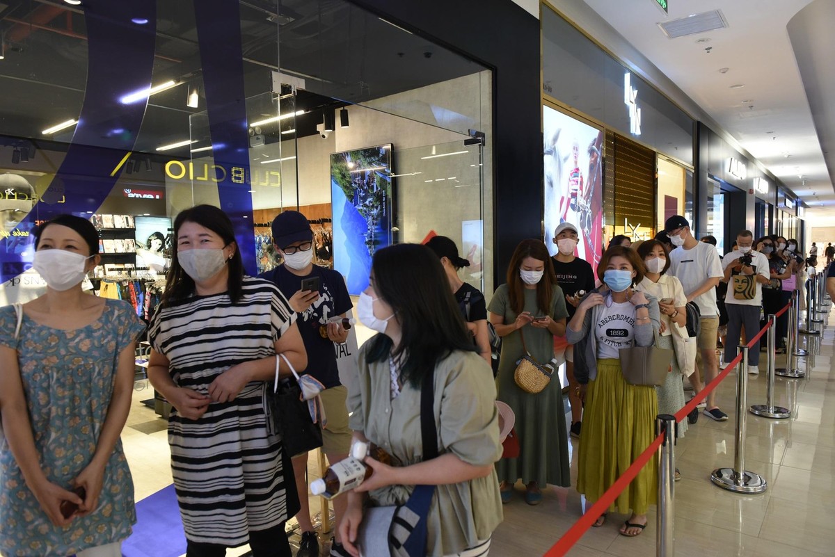 Chen chân mua sắm trong cửa hàng MUJI đầu tiên tại Hà Nội ảnh 1