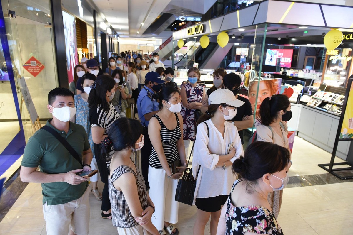 Chen chân mua sắm trong cửa hàng MUJI đầu tiên tại Hà Nội ảnh 2
