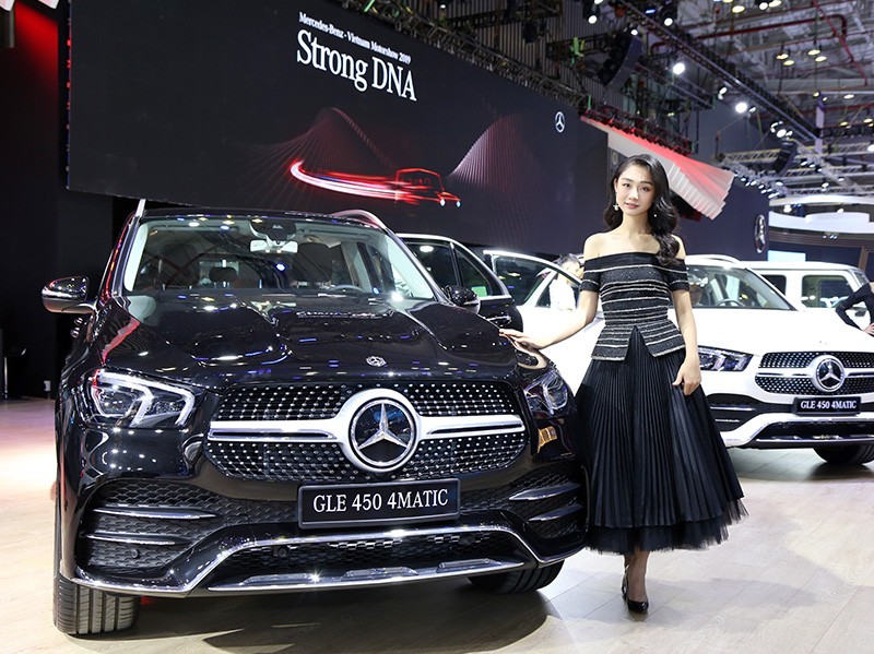 Vietnam Motor Show 2019: Mẫu đẹp - xế sang, gian hàng của Mercedes-Benz hút khách ảnh 3