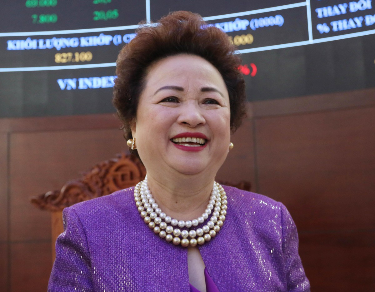 Madam Nga bày tỏ cảm xúc đặc biệt trong màu tím ngày chào sàn cổ phiếu của SeABank ảnh 6