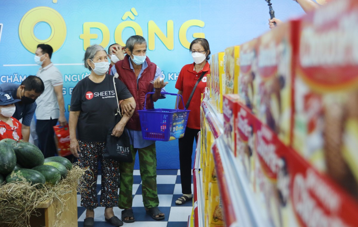 PNJ mở chuỗi siêu thị Tết 0 đồng hỗ trợ người lao động có hoàn cảnh khó khăn đón Xuân 2022 ảnh 6