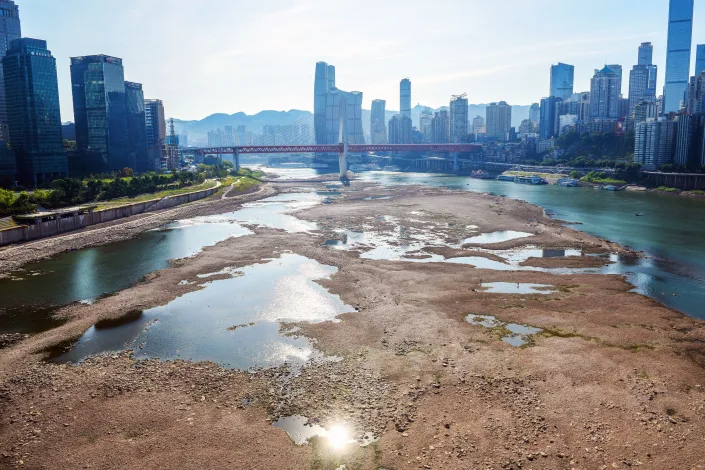 Nền kinh tế Trung Quốc đang bị tác động bởi những con sông cạn kiệt nhất kể từ năm 1865 ảnh 6