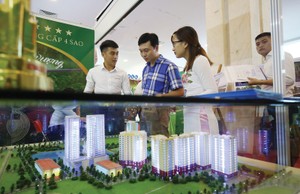 Siết tín dụng bất động sản: Tránh “già néo đứt dây”
