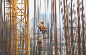 Doanh nghiệp địa ốc đau đầu vì giá thép xây dựng tăng