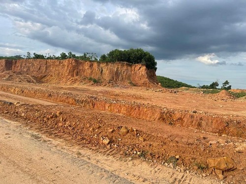Nhiều mỏ đất ở Quảng Ngãi không đủ điều kiện đưa vào quy hoạch