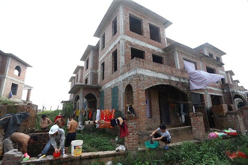 Công nhân sống thoải mái trong biệt thự khu đô thị Nam An Khánh
