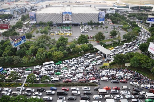 Kiến nghị mở thêm cổng vào sân bay Tân Sơn Nhất để giảm kẹt xe