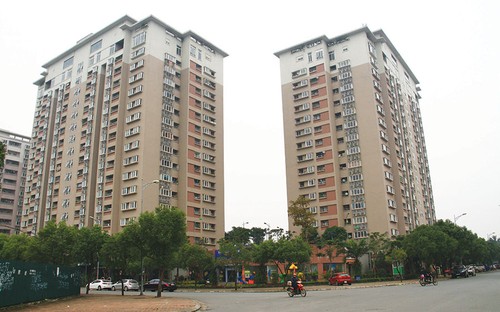 Siết tín dụng, cơ hội cho những cú bắt tay trong ngành địa ốc