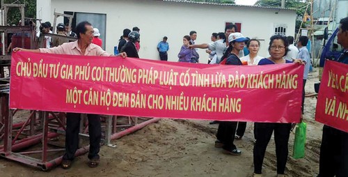 Khách hàng mua Chung cư Gia Phú đang “ngồi trên lửa”